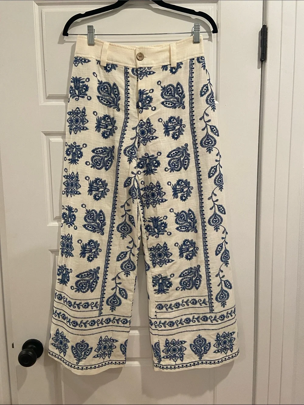 Joie Cream Wide-Leg Printed Ankle Pants with Blue Motif - Picture 1 of 5